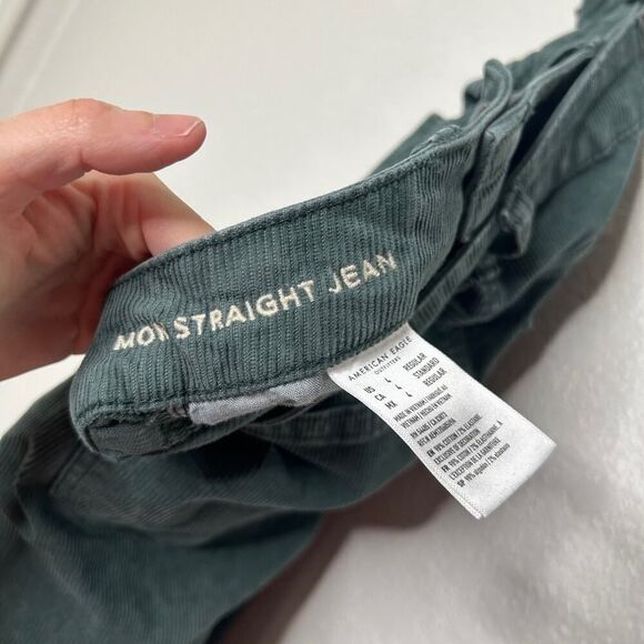 Woman’s American Eagle Green Pants - Picture 4 of 5